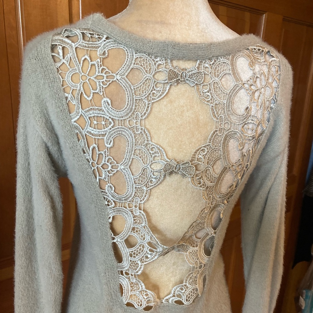 Lace V-Neck Casual Sweater - Picture 5 of 16